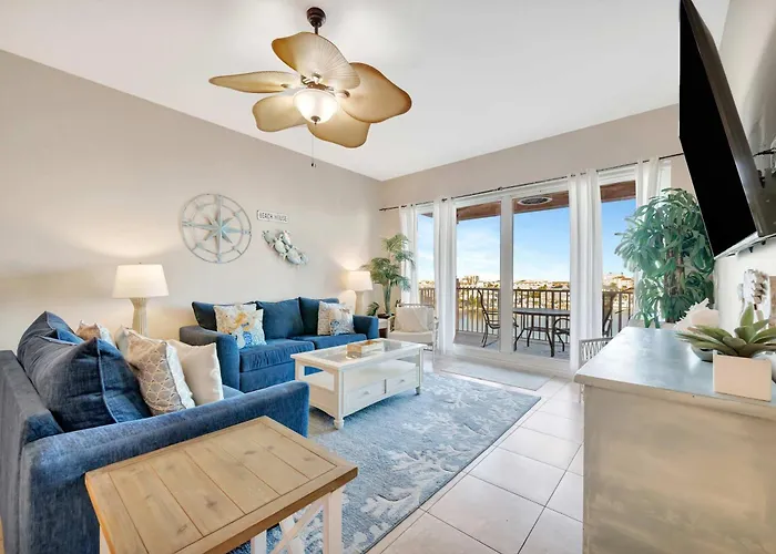 Waterfront 3b Balcony Hot Tub & Pool Near Holiday home