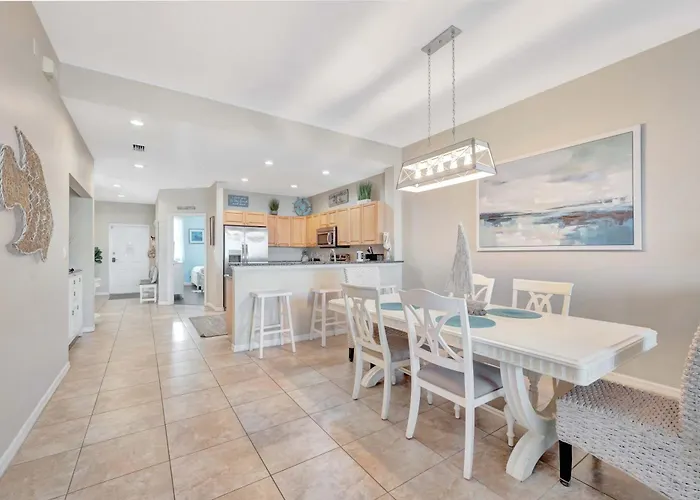 Waterfront 3b Balcony Hot Tub & Pool Near *