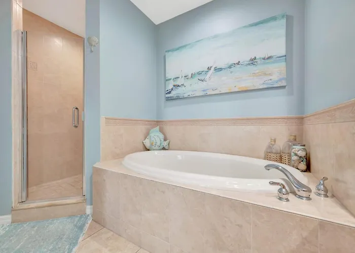 Holiday home Waterfront 3b Balcony Hot Tub & Pool Near *